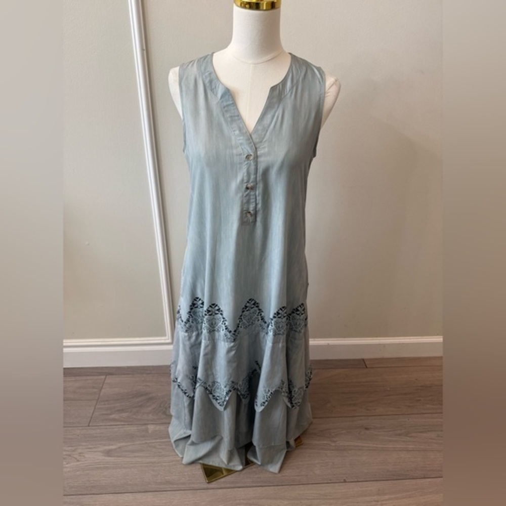 Sleeveless Light Blue Dress with Lace Detail